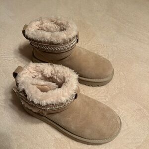 UGG Tan Ankle Boots with Cream Fur Lining